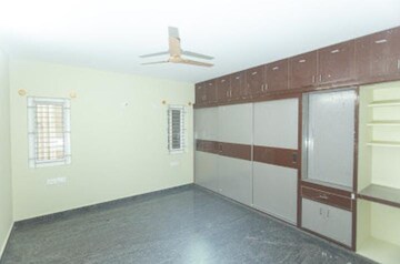 Bedroom in 3.5 BHK Apartment at Seshadripuram – for Rent