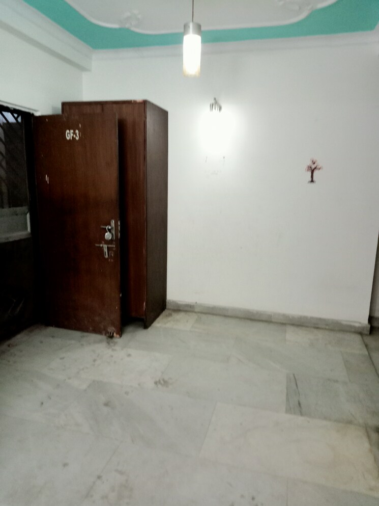 Room, paryavaran complex 1 Bedroom 450 Sq.Ft. Builder Floor In Paryavaran Complex Delhi 8841517