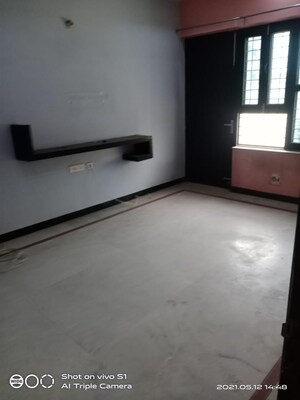 Room in 6 BHK Independent House at Ashoka Enclave – for Sale