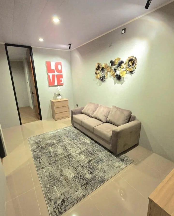 2.5 BHK + Pooja Room,Servant Room Builder Floor For Sale in Building Floor