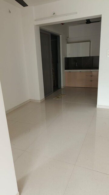 Room in 3 BHK Apartment at Pimple Saudagar – for Rent