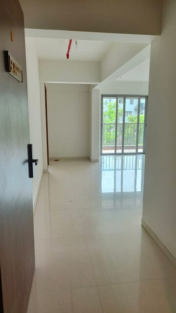 Room in 3 BHK Apartment at Pimple Saudagar – for Rent