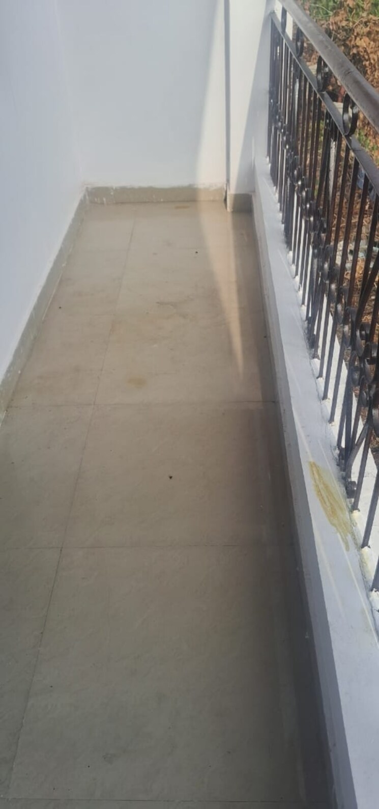 Balcony, chilla 1.5 Bedroom 450 Sq.Ft. Independent House In Chilla Delhi 8841564