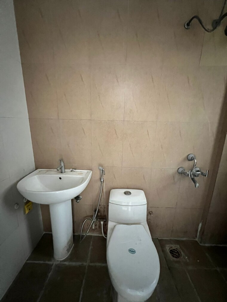 Bathroom, adi-horizons 3 Bedroom 1050 Sq.Ft. Apartment In Wakad Pune 8841598