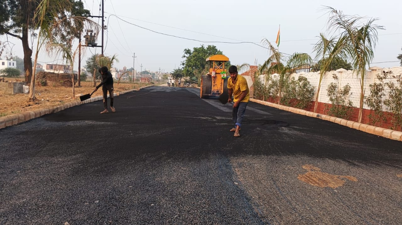 Plot For Sale in Metro Station Near By 