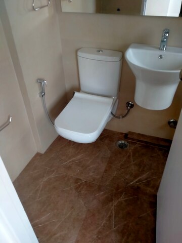 Bathroom in 3 BHK Apartment at DLF Oakwood Estate, Dlf Phase ii – for Rent