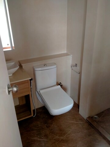Bathroom in 3 BHK Apartment at DLF Oakwood Estate, Dlf Phase ii – for Rent