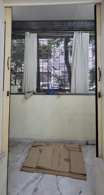 Room in 2 BHK Apartment at Coronation Mansion, Dadar East – for Rent