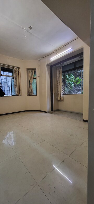Room in 2 BHK Apartment at Coronation Mansion, Dadar East – for Rent