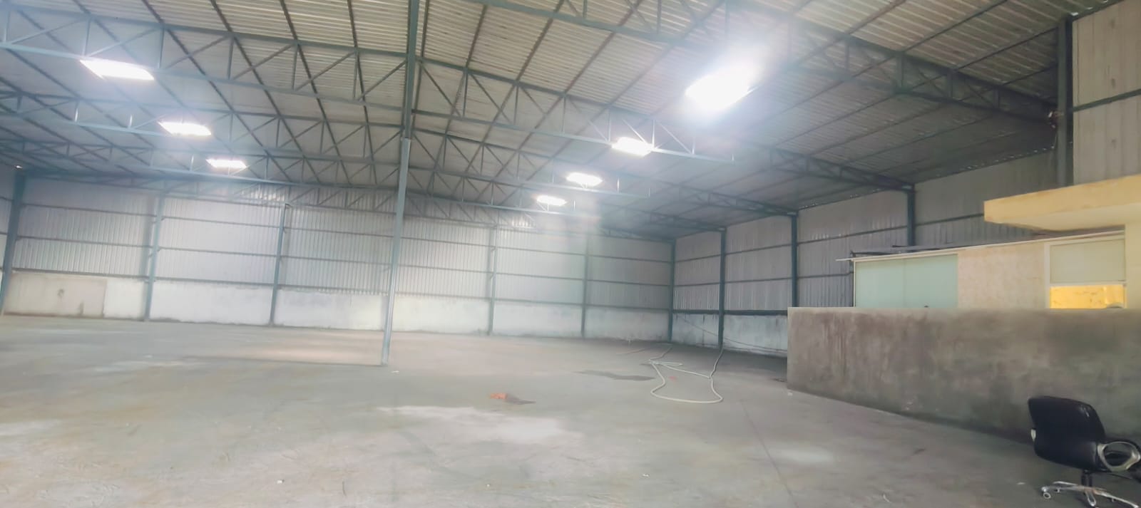 Warehouse For Rent in 9200sqft New Tiin Shed w 