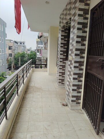 Balcony in 3 BHK Builder Floor at Green Fields Colony – for Rent