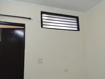 Furnished Amenities in 3 BHK Builder Floor at Green Fields Colony – for Rent