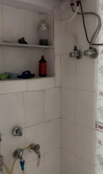 Bathroom in 2 BHK Apartment at RWA Pocket R Dilshad Garden, Dilshad Garden – for Rent