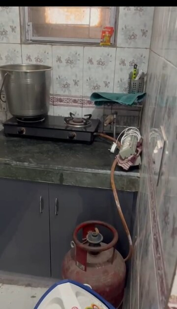 Parking in 2 BHK Apartment at RWA Pocket R Dilshad Garden, Dilshad Garden – for Rent