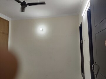 Furnished Amenities in 3 BHK Builder Floor at Green Fields Colony – for Rent