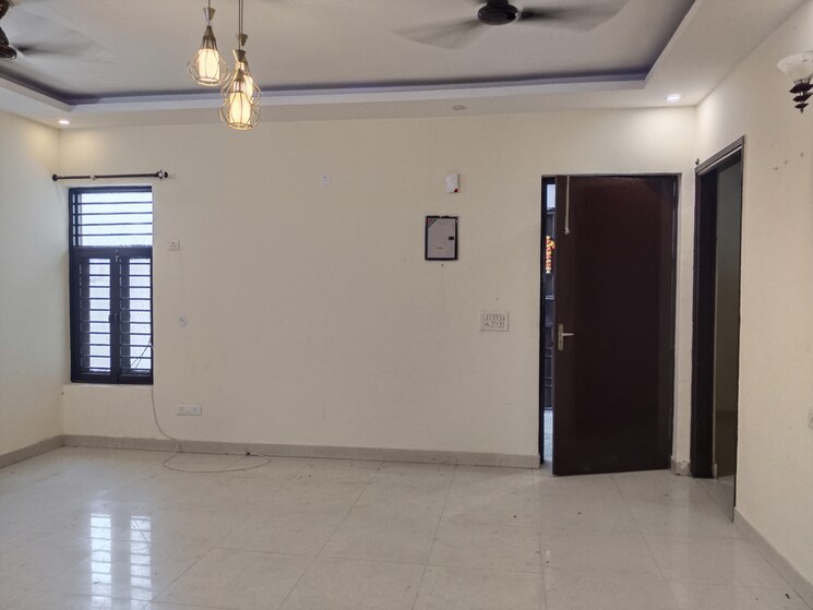 Room, green fields colony 3 Bedroom 1500 Sq.Ft. Builder Floor In Green Fields Colony Faridabad 8841687