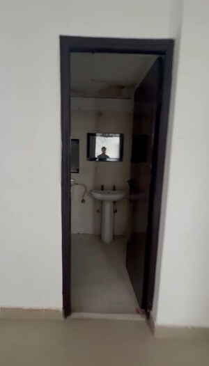 Building Lobby in 3 BHK Apartment at Mahagun Mahagunpuram, Shastri Nagar – for Sale