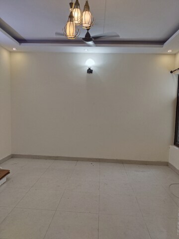 Room in 3 BHK Builder Floor at Green Fields Colony – for Rent