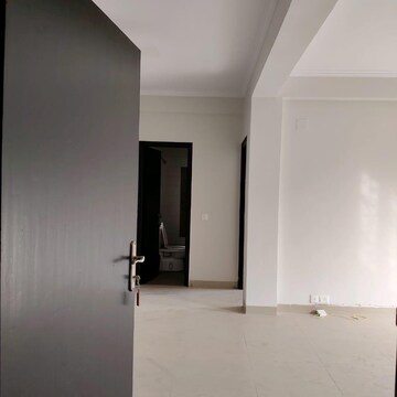 Room in 3 BHK Apartment at M2K Aura, Mayfield Garden – for Rent
