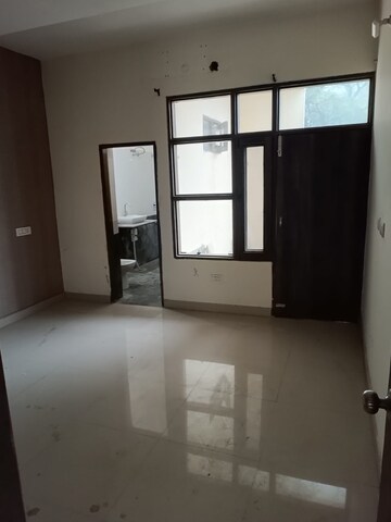 Room in 2.5 BHK Independent House at Highland Park Chandigarh, Bhabat – for Sale