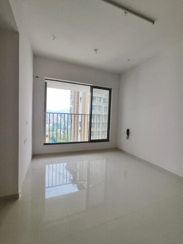 Room in 1 BHK Apartment at Kolte Patil Vaayu, Dahisar West – for Rent