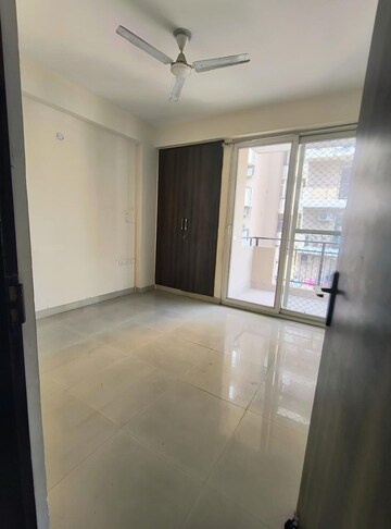 Room in 2 BHK Apartment at Strategic Royal Court, Sector 16 Greater Noida – for Sale