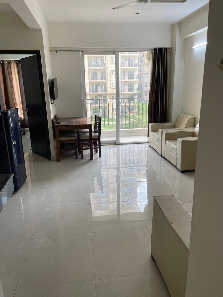 Living Room, signature-the-serenas 2 Bedroom 724 Sq.Ft. Apartment In Sohna Sector 36 Gurgaon 8841847