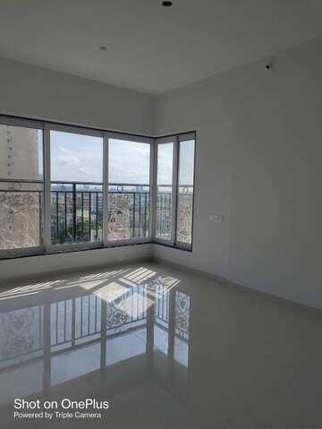 Room in 1 BHK Apartment at Kolte Patil Vaayu, Dahisar West – for Rent