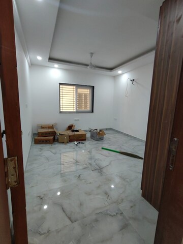 Room in 3 BHK Apartment at Boutique Residential Apartments G-88, Saket – for Rent