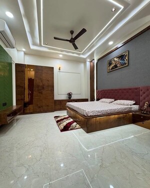 Living Room in 3.5 BHK Builder Floor at Sector 39 – for Sale