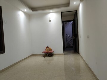 Room in 2 BHK Builder Floor at Saket – for Rent