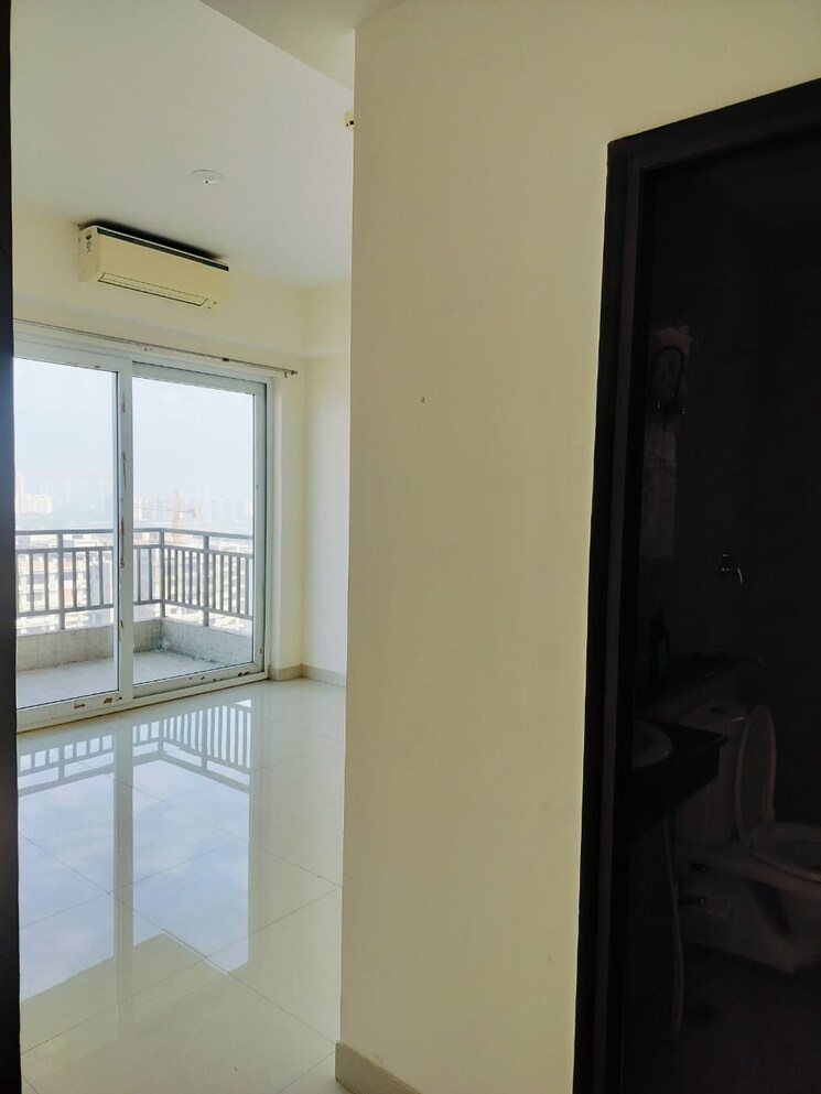 Room, puri-emerald-bay 3 Bedroom 2450 Sq.Ft. Apartment In Sector 104 Gurgaon 8841957