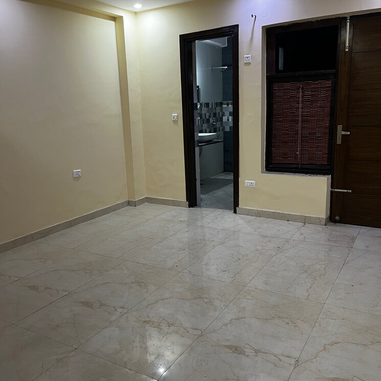 Room, ashoka-enclave-faridabad 4 Bedroom 300 Sq.Yd. Builder Floor In Ashoka Enclave Faridabad 8841953