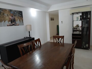 Living Room in 4 BHK Apartment at DLF The Belaire, Sector 54 – for Rent