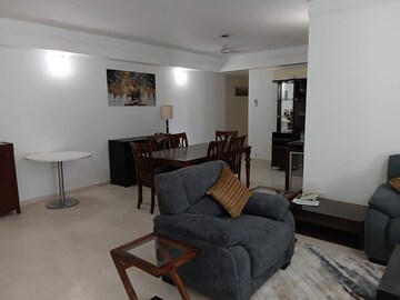 Living Room in 4 BHK Apartment at DLF The Belaire, Sector 54 – for Rent