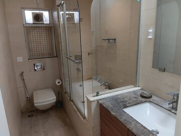 Bathroom in 4 BHK Apartment at DLF The Belaire, Sector 54 – for Rent