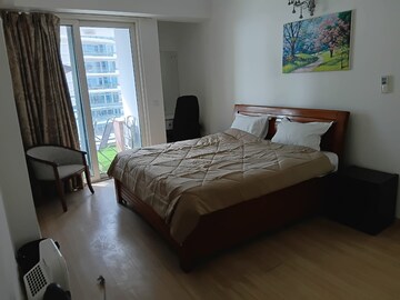 Bedroom in 4 BHK Apartment at DLF The Belaire, Sector 54 – for Rent