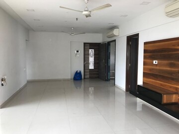 Room in 3 BHK Apartment at Tulsi Apartment Chembur, Chembur – for Rent