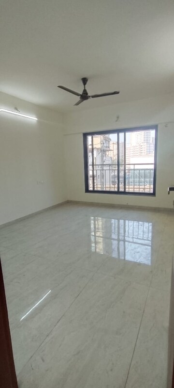 Room in 3 BHK Apartment at Chaitanya Anand Lunkhod CHSL, Andheri West – for Rent