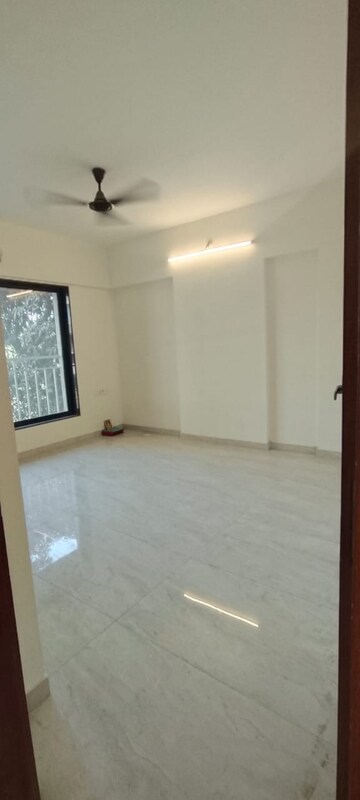 Room in 3 BHK Apartment at Chaitanya Anand Lunkhod CHSL, Andheri West – for Rent