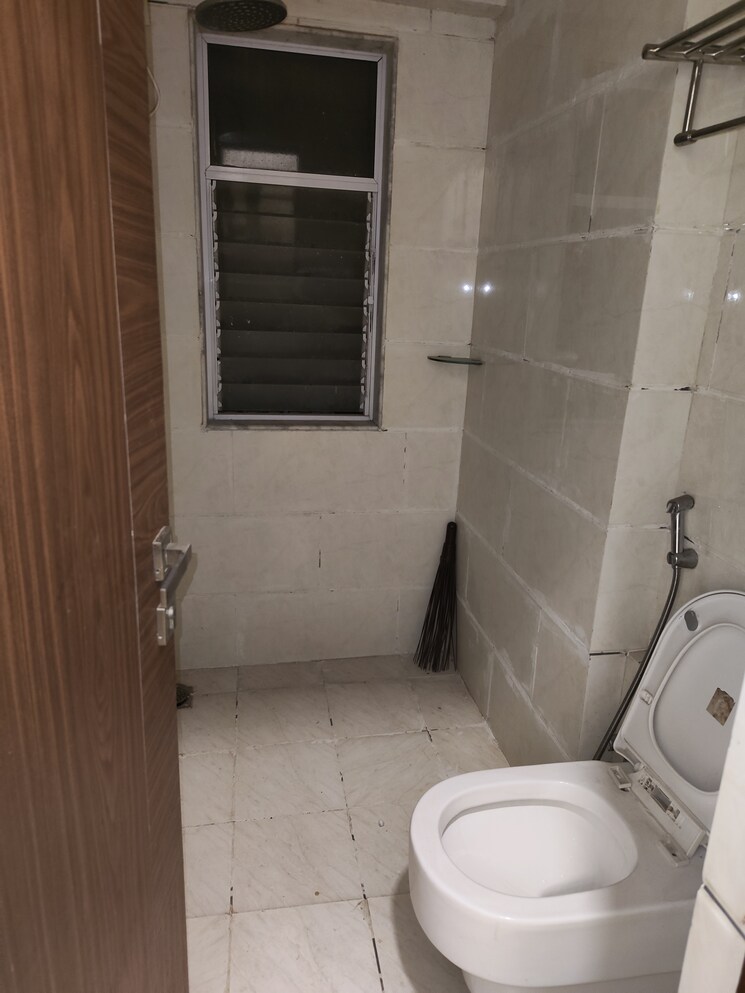 Bathroom, meghana-apartment 2 Bedroom 700 Sq.Ft. Apartment In Lower Parel Mumbai 8842086