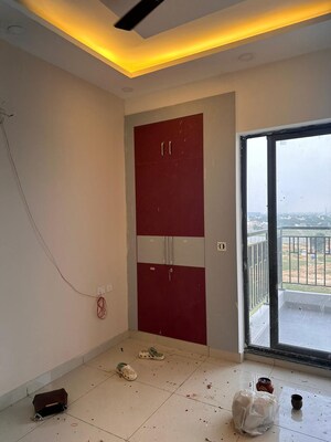 Room in 3.5 BHK Apartment at Gaur Saundaryam, Tech Zone 4 Greater Noida – for Sale