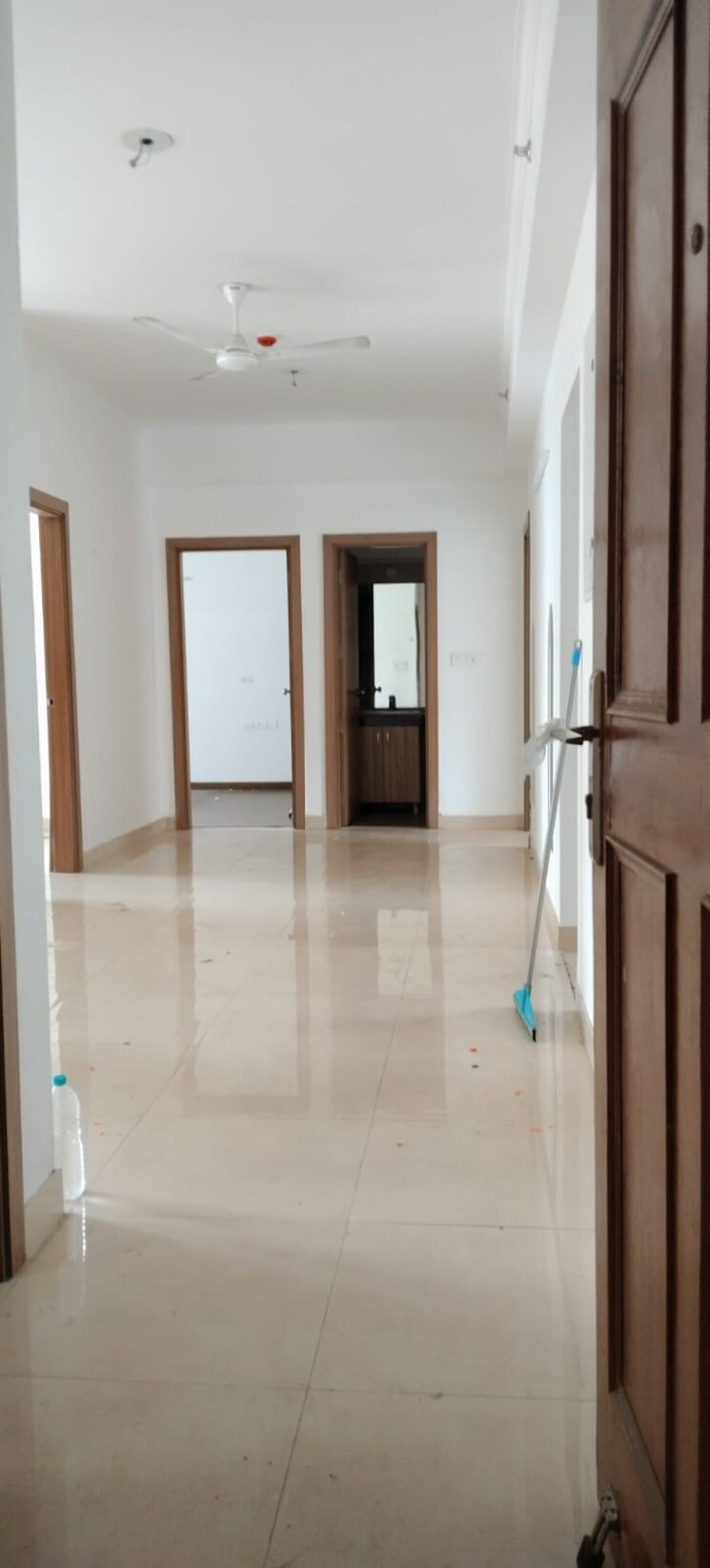 Bathroom, gaur-saundaryam 3.5 Bedroom 1930 Sq.Ft. Apartment In Tech Zone 4 Greater Noida Greater Noida 8842085