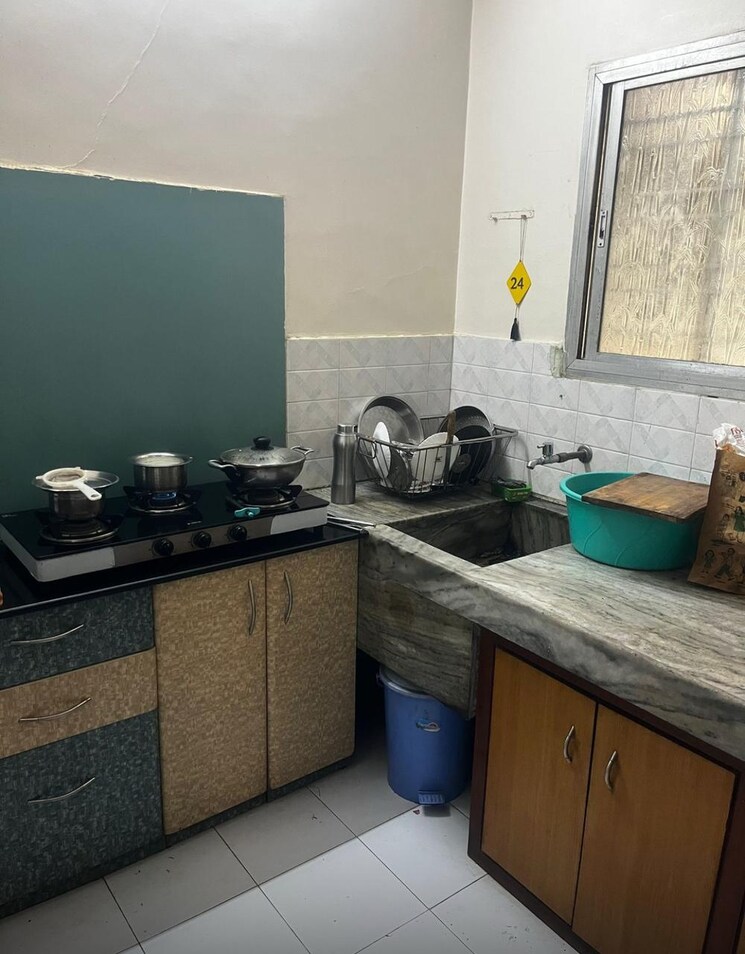 Kitchen, vishrant-society 2 Bedroom 900 Sq.Ft. Apartment In Vishrantwadi Pune 8842100