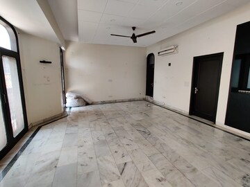 3 BHK Builder Floor For Rent in Defence Colony