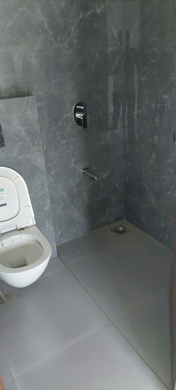 2 BHK Apartment For Rent in Nav Ratan CHS, Santacruz East