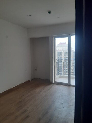Room in 2 BHK Apartment at Shipra Neo, Shipra Suncity – for Rent