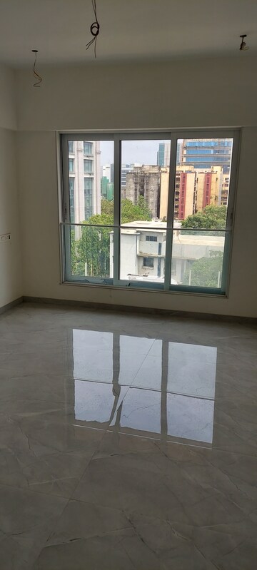 Room in 2 BHK Apartment at Nav Ratan CHS, Santacruz East – for Rent