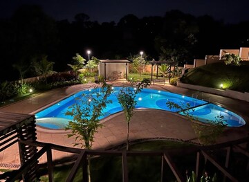 Swimming Pool in 2 BHK Villa at Kadamba Plateau – for Rent
