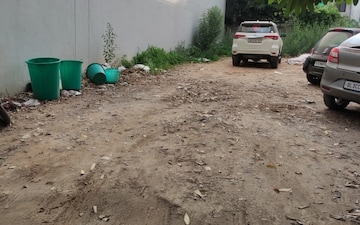 Plot For Sale in Sector 57